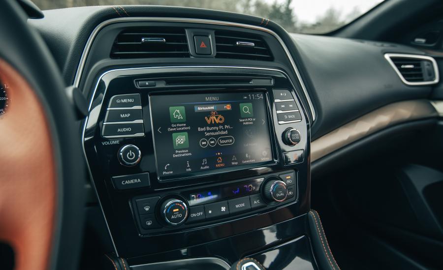 Детали интерьера Nissan Maxima Platinum 2018 года  (фото 35 из 40)